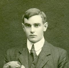 R K Birnie (Prefect, 1909).